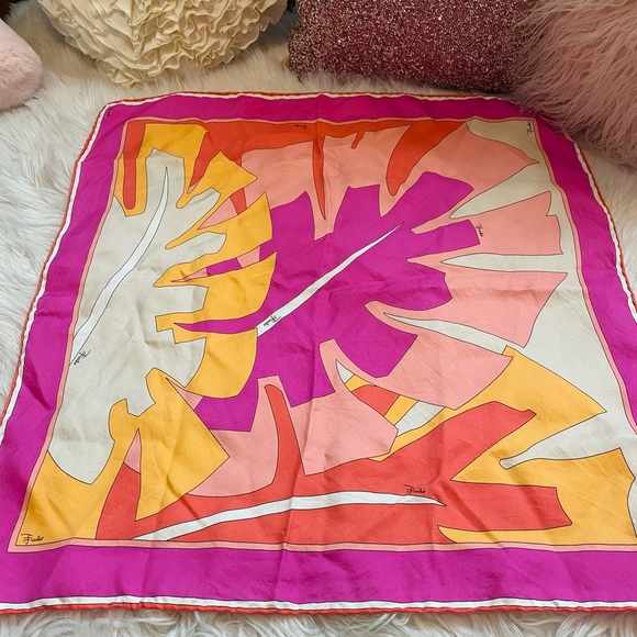 Emilio Pucci Accessories - Pretty PUCCI silk scarf